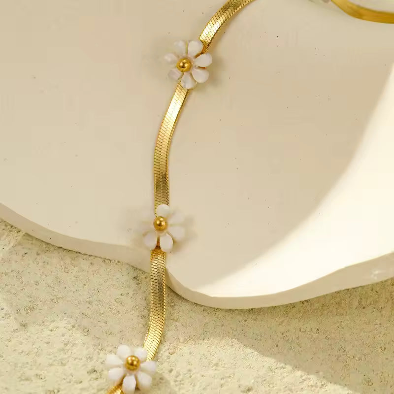 Daisy Flower Herringbone Necklace Stainless Steel Shell Bead Small Chrysanthemum Chain Minimalist Summer Floral Jewelry For Gift
